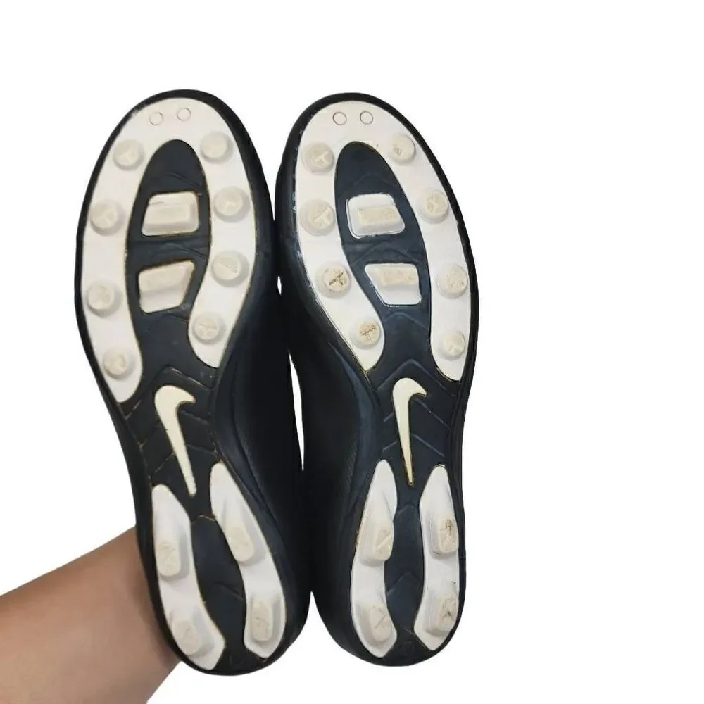 Nike Jr‎ Kid's Black And White Bravata FG Soccer Cleats Athletic Shoes Size 5Y